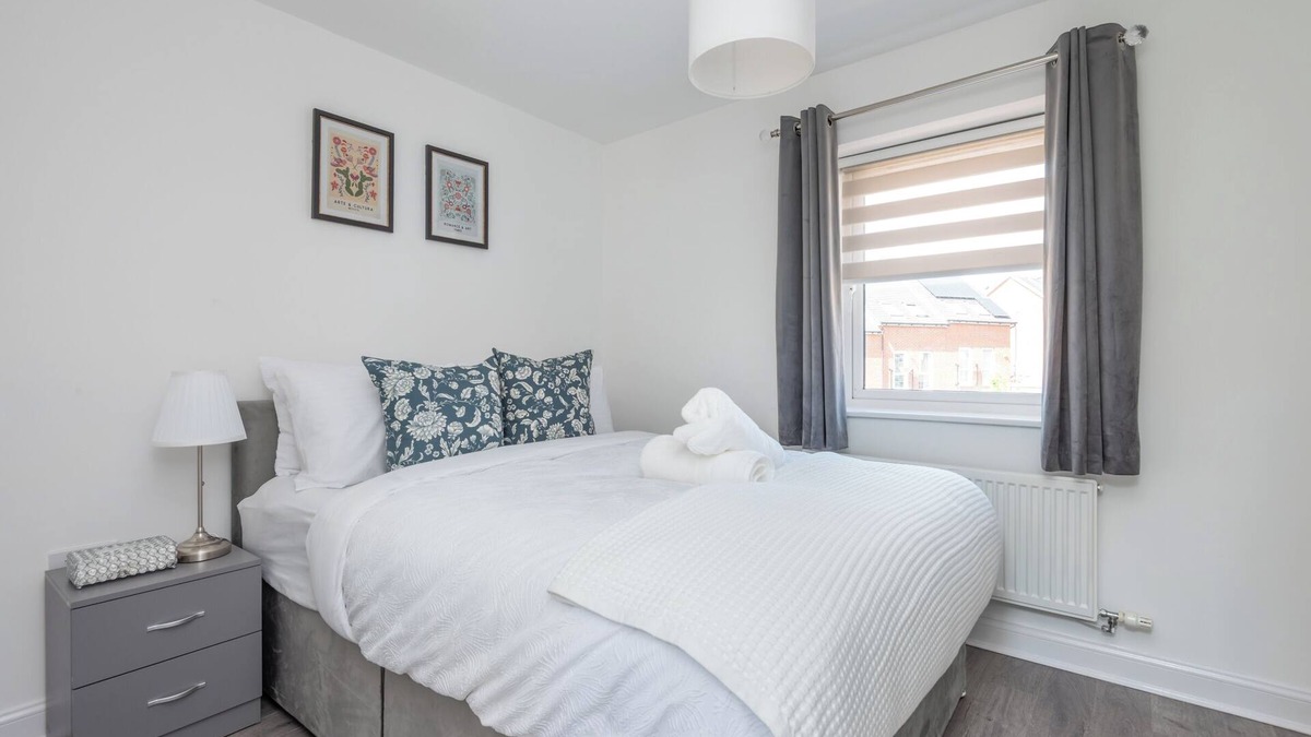 Dartford House | Cozy and modern two-bedroom apartment
