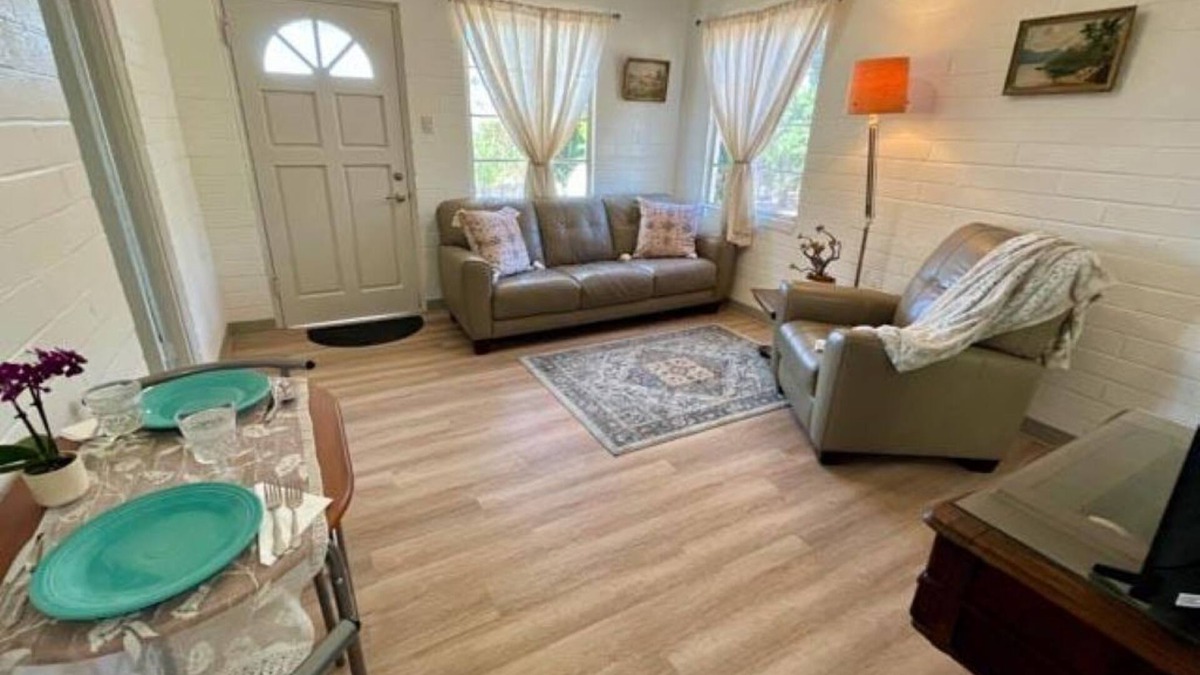 Somis Other | Cozy and Peaceful 1-bedroom Farmhouse in Somis