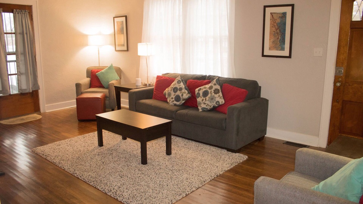 Whitehaven House | Cozy and Peaceful Home minutes from Memphis Airport & Graceland