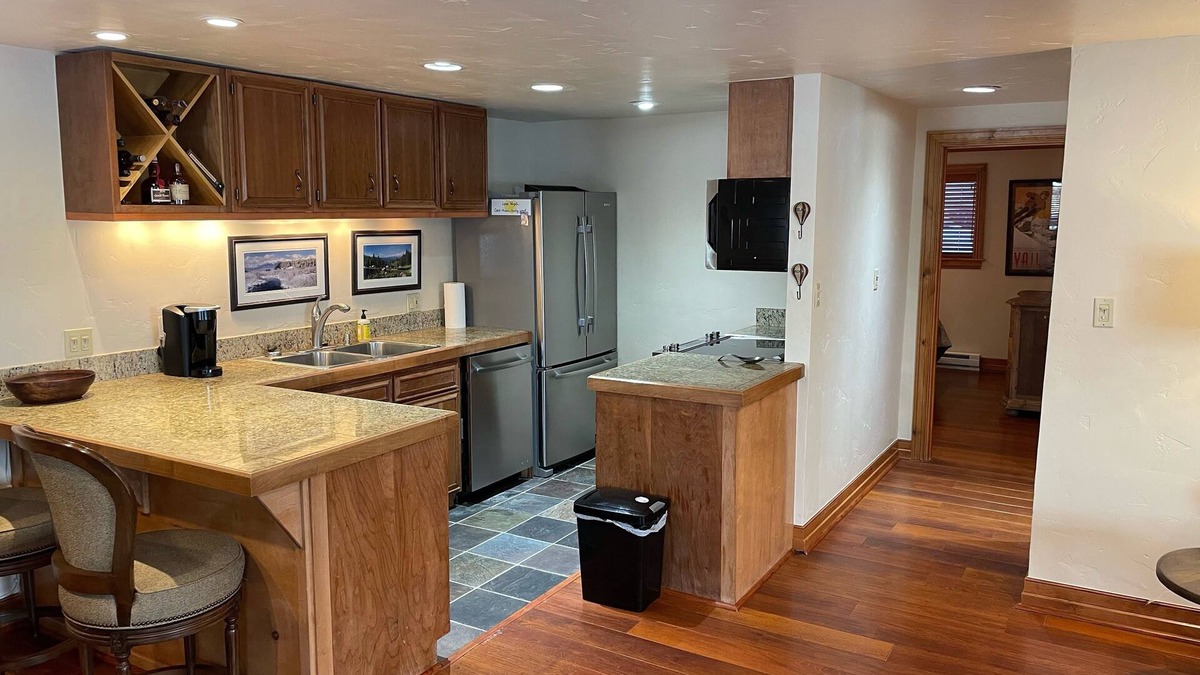 Intermountain Condo | COZY AND PEACEFUL WEST VAIL, HUGE PRIVATE DECK, WALK TO BUS STOP