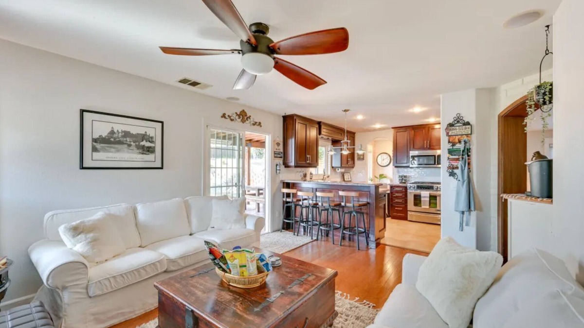 San Ysidro House | Cozy and quiet 6-bedroom retreat close to outlet mall shopping and more!