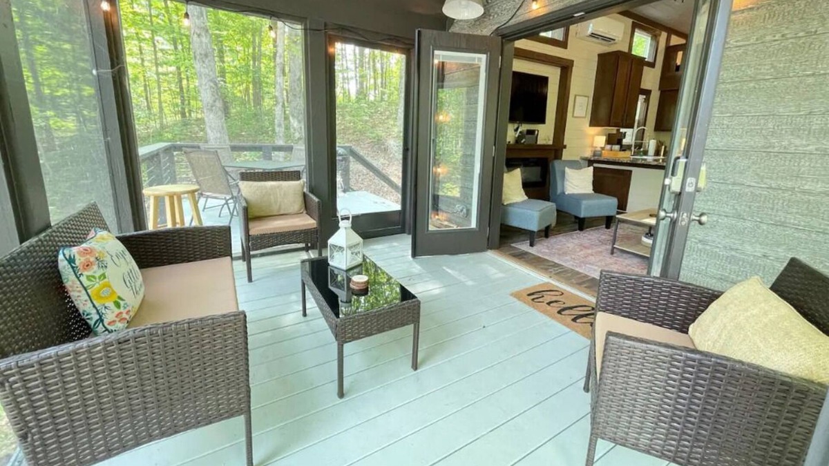 Tracy City Cottage | Cozy and quiet lake & mountain tiny home retreat. Fire pit + pet friendly!