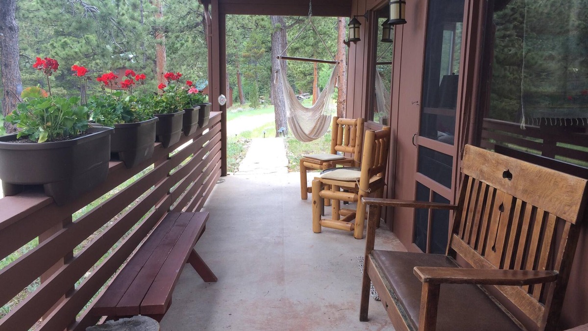 Allenspark Cabin | Cozy And Quiet Romantic Seclusion With Gorgeous Mountain Views