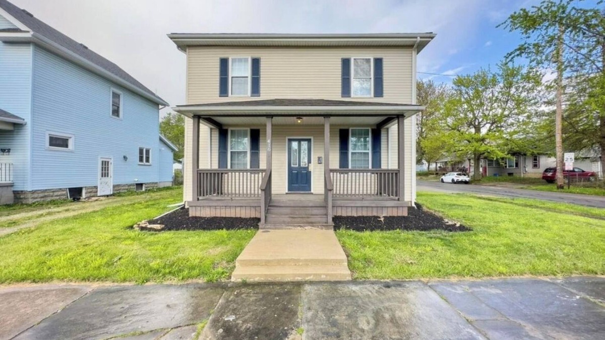 Marion House | Cozy and Spacious 3-bedroom house in Marion with AC, WiFi, close to downtown.