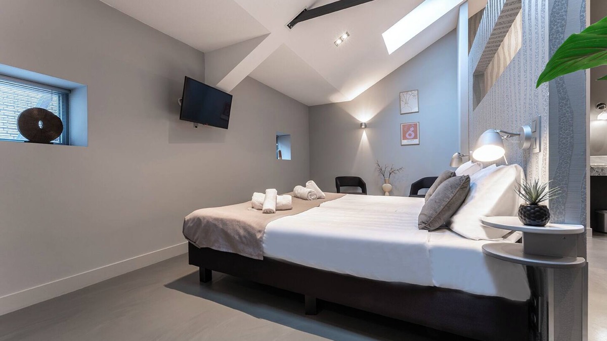 Oss House | Cozy and stylish room near Oss highlights, with free parking and fast WiFi for a comfortable and convenient stay.