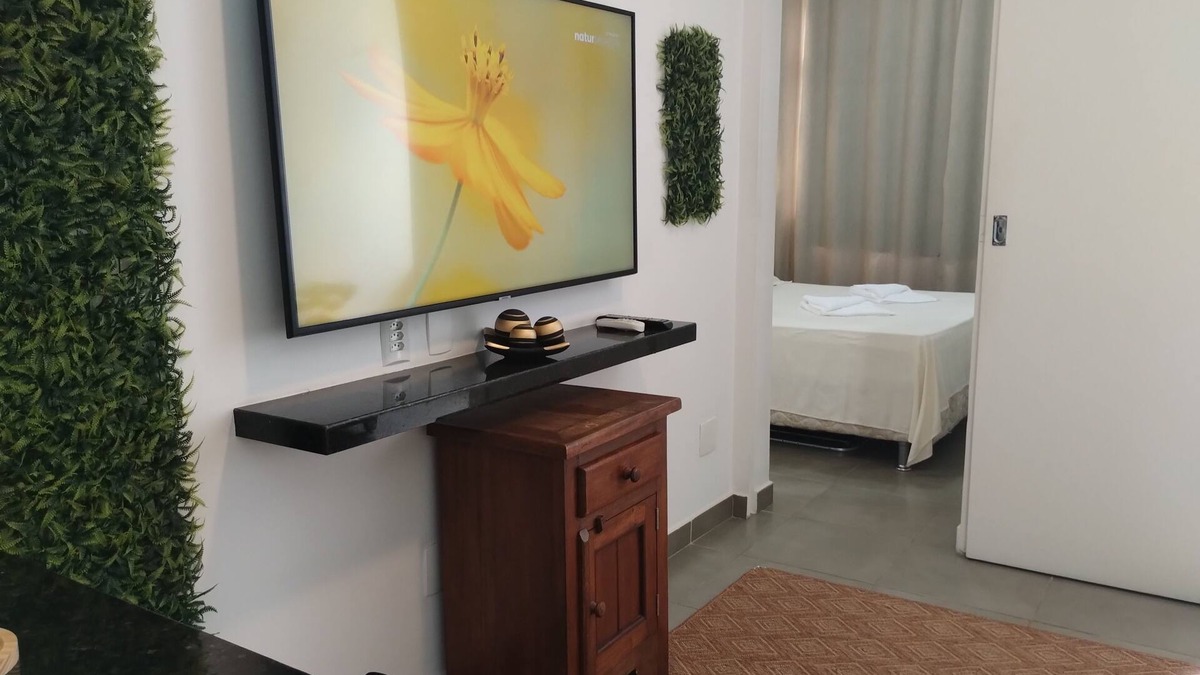 Leblon Apartment | Cozy apartment in Leblon. Near restaurants.