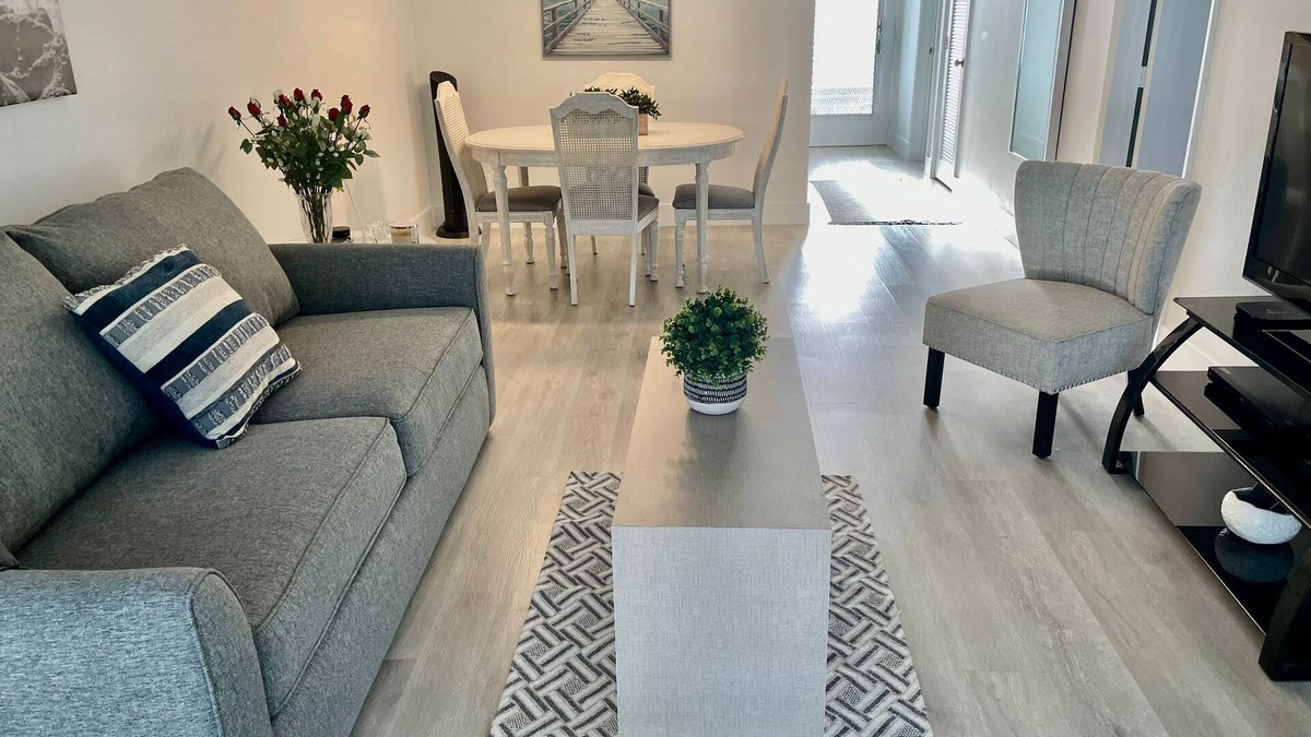 Bel Air Apartment | Cozy Apartment by a Beautiful Beach