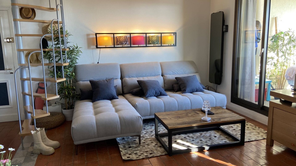 Villeneuve-Loubet Apartment | Cozy apartment in secure domain