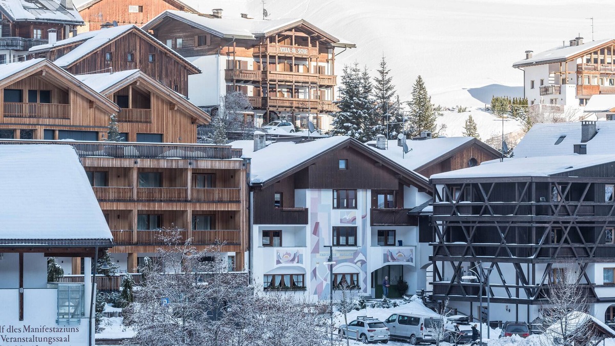 San Cassiano Apartment | Cozy Apartment "Dolomieu 21" with Mountain View & Wi-Fi