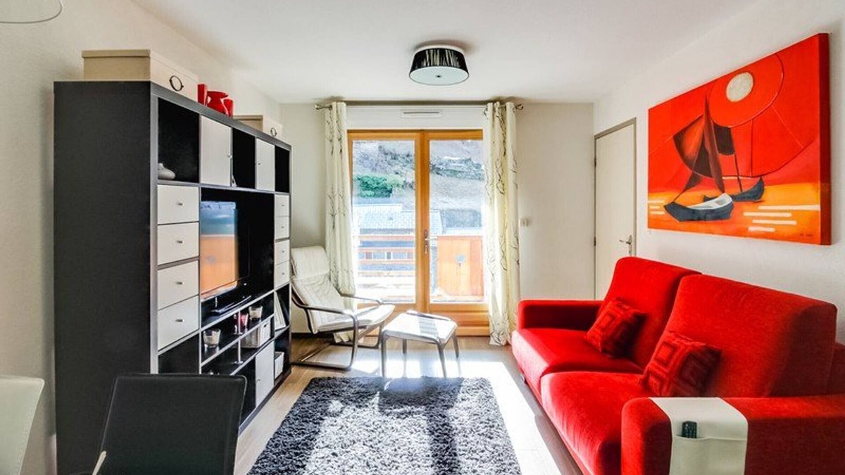 Sers Apartment | Cozy apartment for 6 with wifi, parking, and balcony in Barèges