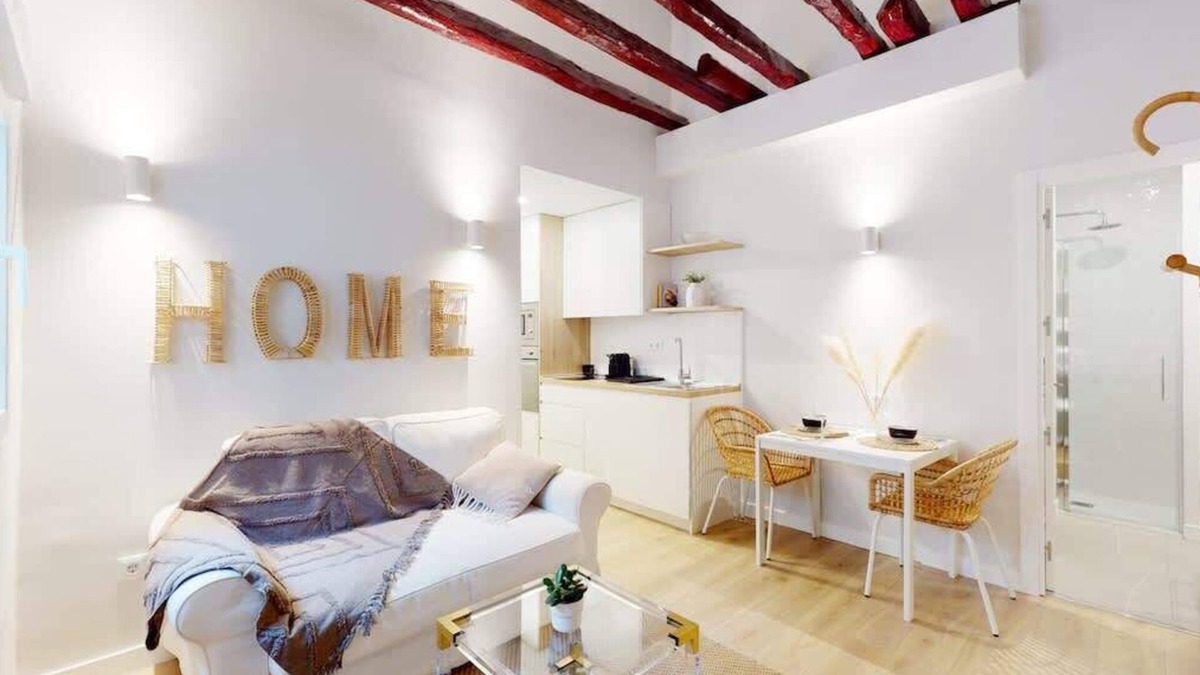 Recoletos Apartment | Cozy Apartment for Work & Travel in Recoletos