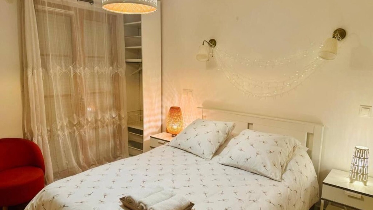 Rueil-Malmaison Apartment | Cozy Apartment in Rueil – Underground Parking – Quiet & Comfortable Near Paris