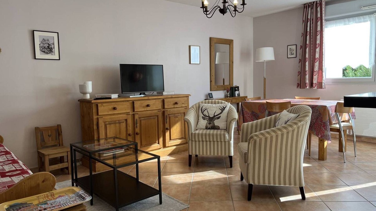 Villard-de-Lans Apartment | Cozy Apartment with Balcony, WiFi, and Free Parking near Ski Slopes