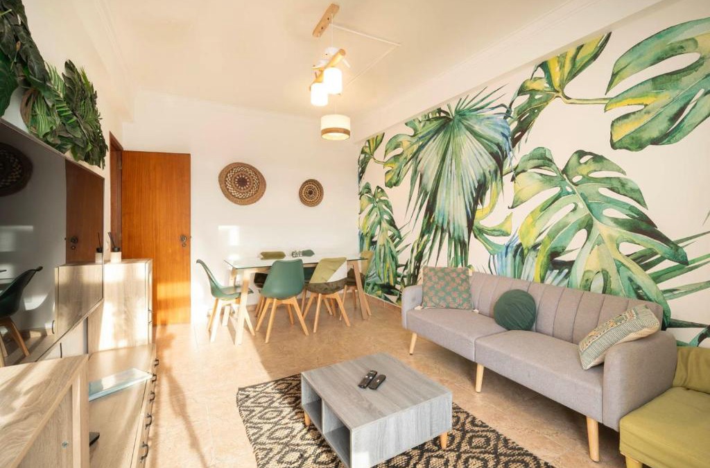 Cacilhas Apartment | Cozy Apartment in central Almada w Swing Chairs