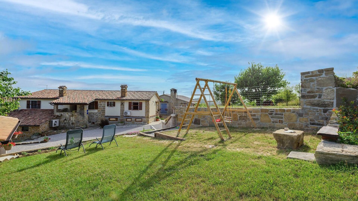 Gologorica Apartment | Cozy apartment in Cerovlje with WiFi