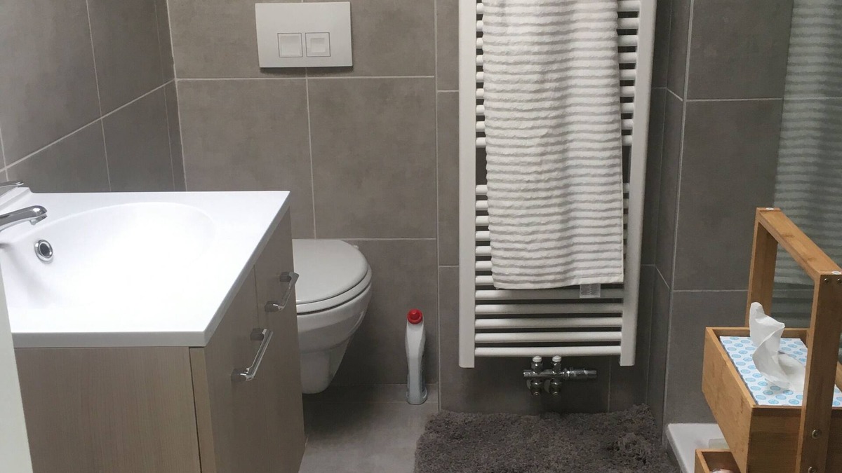 Eernegem Apartment | Cozy apartment in fantastic Oostende with WiFi, AC