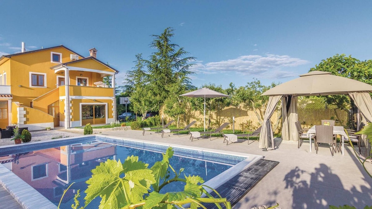 Gracisce Apartment | Cozy apartment in Gracisce with WiFi