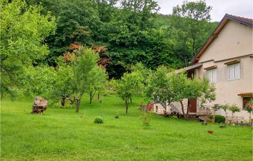 Gracac Apartment | Cozy Apartment In Srb With Wifi