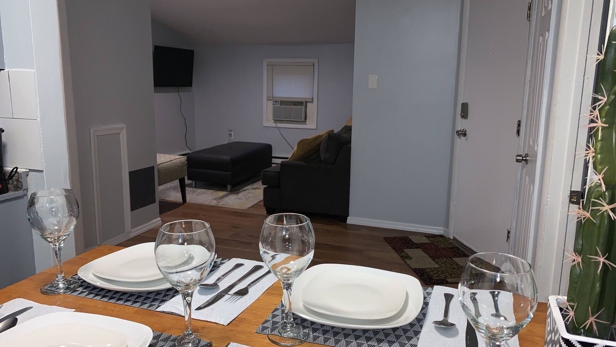 Glenolden Apartment | Cozy Apartment in Suburbs - Perfect Long Term Stay