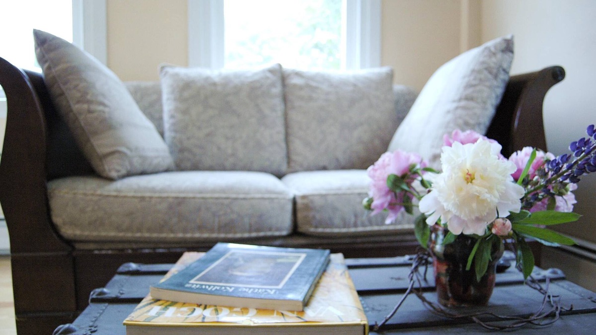Rockland Apartment | Cozy Apartment In Town With Sauna! Minutes from Festivals and Shops!
