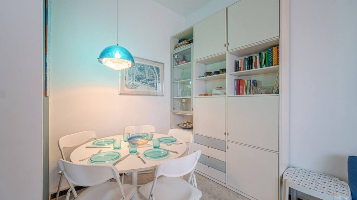 Cavi Apartment | Cozy apartment is located in a strategic position to visit the renowned Ligurian Riviera, suitable for families or groups of friends. Convenient for visiting the nearby towns of the Gulf of Tigullio, such as Chiavari, Santa Margherita and Portofino up to