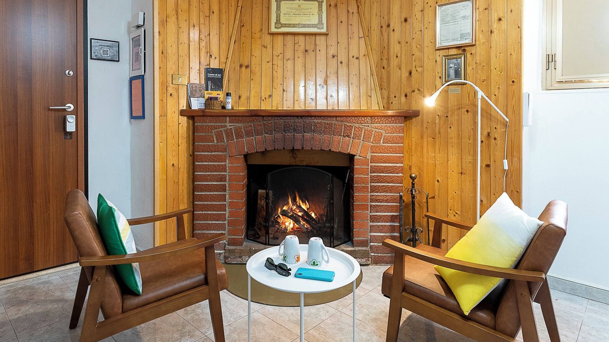 Castel di Ieri House | Cozy apartment with fireplace.