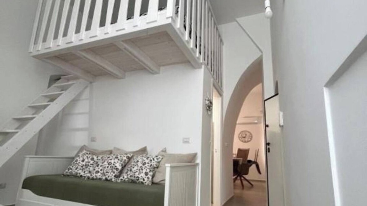 Ruvo di Puglia Apartment | Cozy apartment in the historic center overlooking the main square.