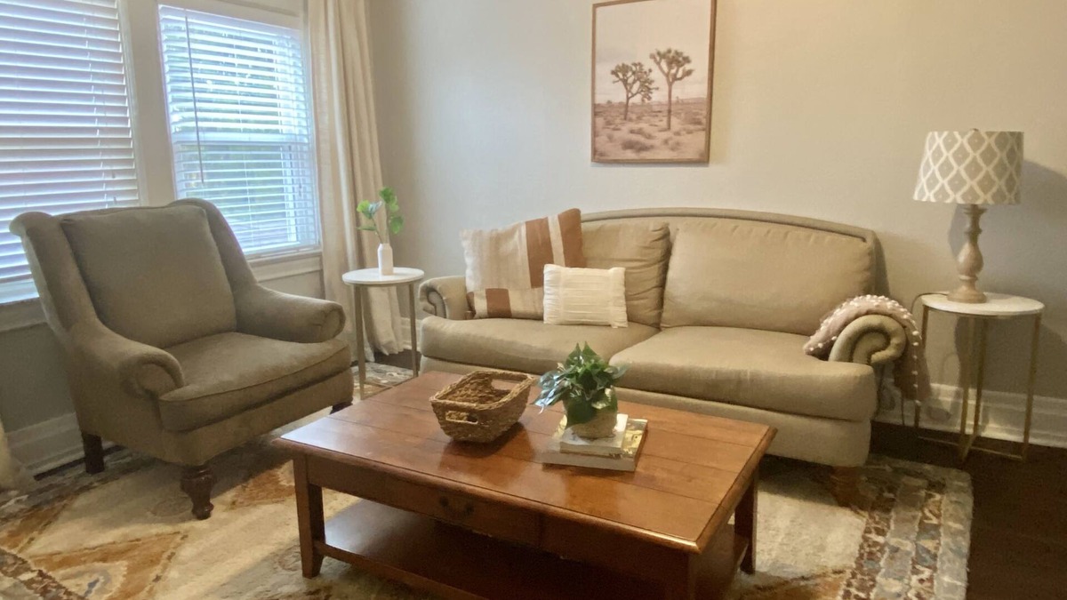 Bellevue Apartment | Cozy Apartment on Quiet St Near Casino, Stadiums and Downtown. Pet Friendly!