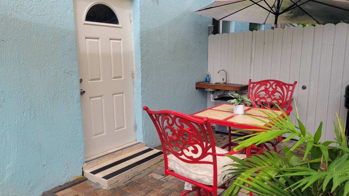 Greenacres Apartment | Cozy apartment in charming West Palm Beach with AC, WiFi