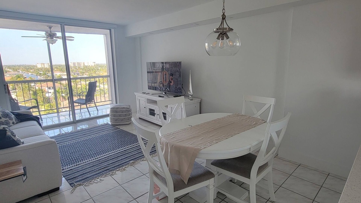 Terra Mar Island Estates Condo | cozy apartment,walk to the beach!