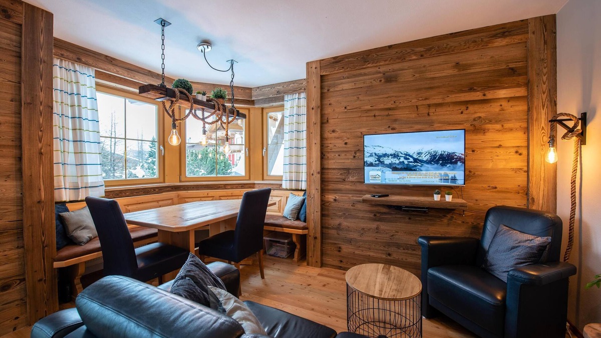 Hochkrimml Apartment | Cozy apartment with mountain views and close to the slopes