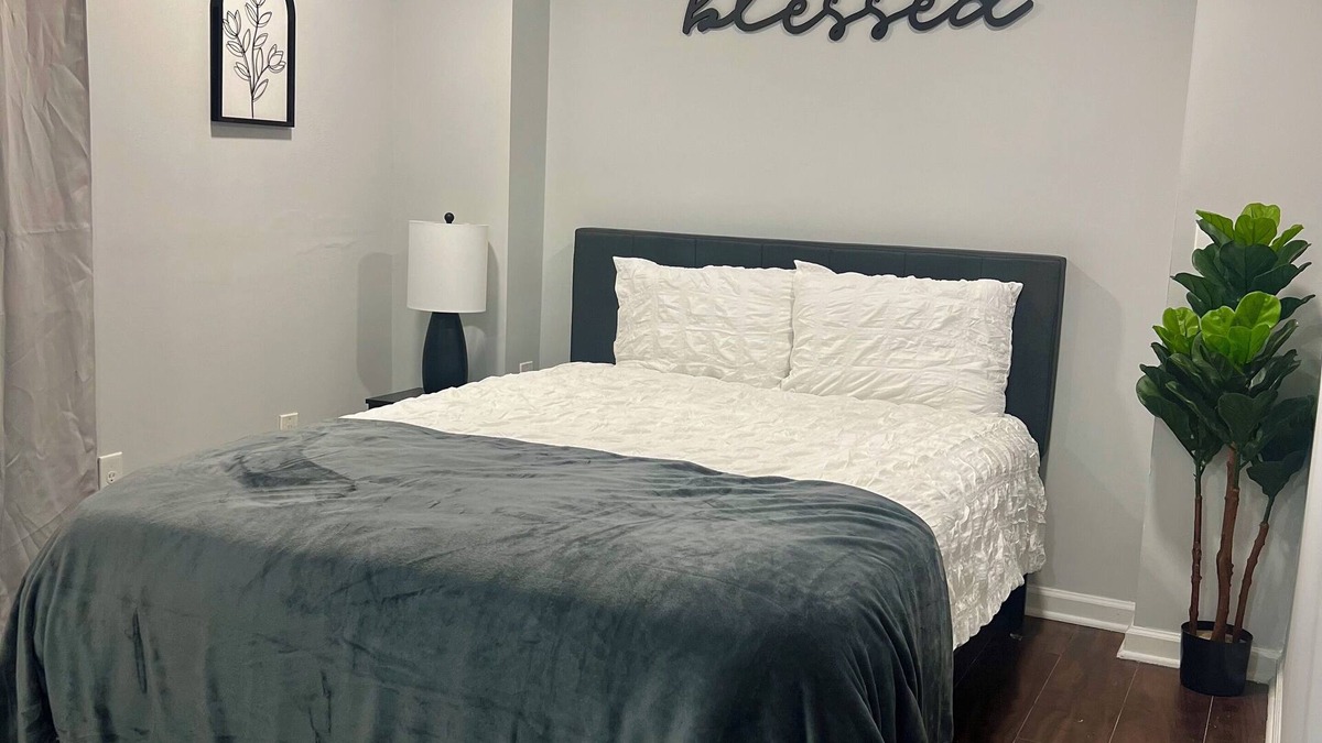 Woodbridge Apartment | Cozy apt in Woodbridge for short and long term rental. Everything Included!