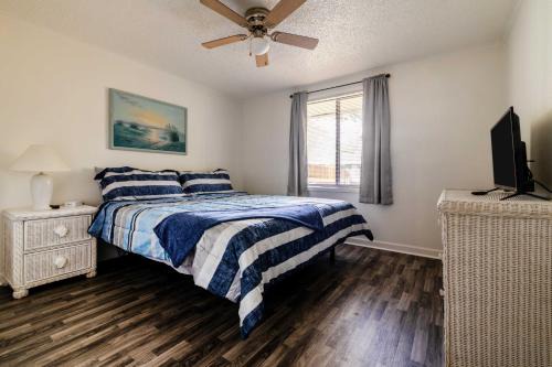 Golden Glades - The Woods Apartment | Cozy Apt min to Mayo Beaches Free Wi-Fi Coffee Tea