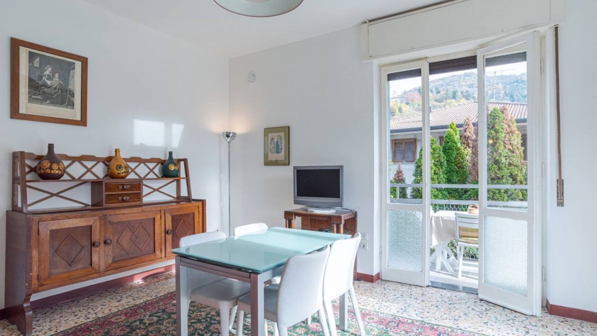 Barni Apartment | Cozy apt with 2 bedrooms, balcony!
