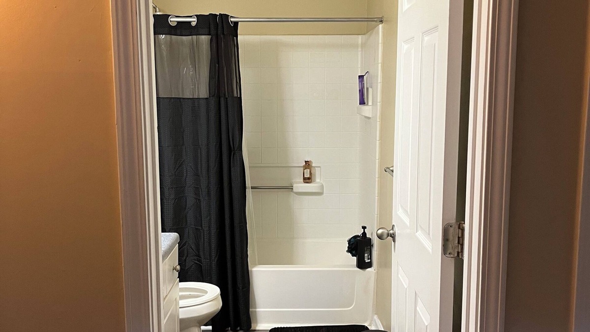 Duluth Apartment | Cozy apt with pool/grill/gym/ac/parking/balcony in safe Duluth. Suburbs of ATL!