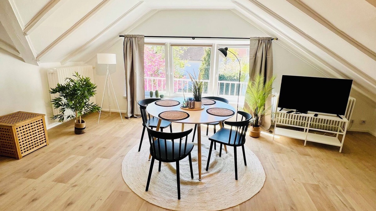 Homburg Apartment | Cozy attic apartment in the immediate vicinity