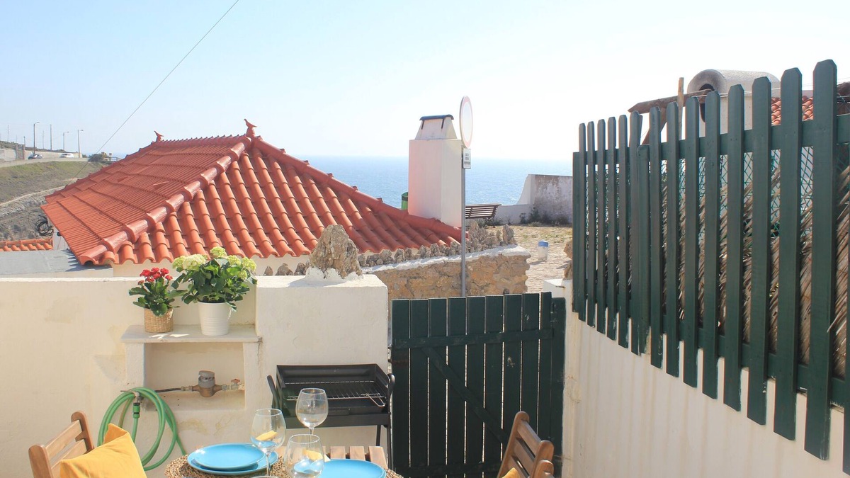 Azenhas do Mar Cottage | Cozy Azenhas do Mar cottage by Lisbon Dreams