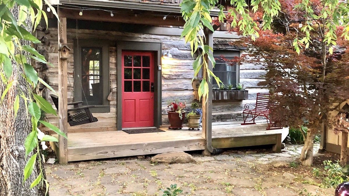 Weaverville Cabin | Cozy Backyard Log Cabin/Great Sunsets/10 min North of Asheville/easy access