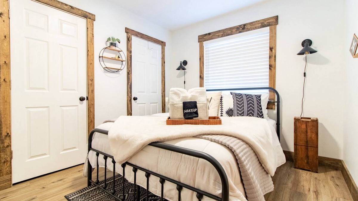 Council House | Cozy barndominium located in a quiet mountain town