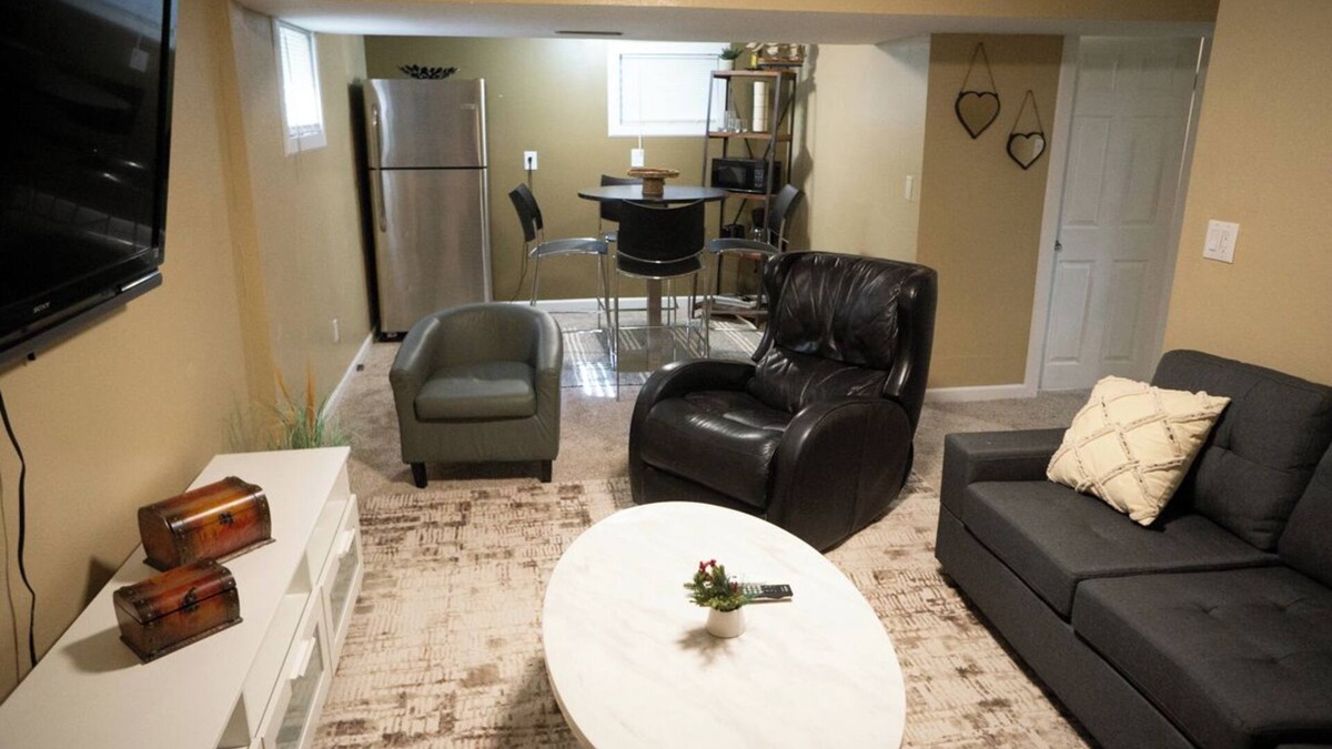 Aurora Apartment | Cozy basement studio with a separate entrance, VERY comfortable, see pictures.