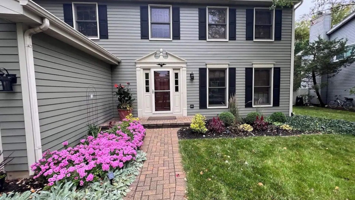 Batavia House | Cozy Batavia Residence on Prairie Path with Grand Garden