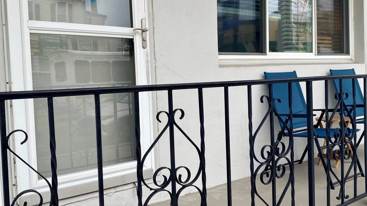 Sea Isle City Condo | Cozy beach condo just one block from the beach. Walk to restaurants and parks.