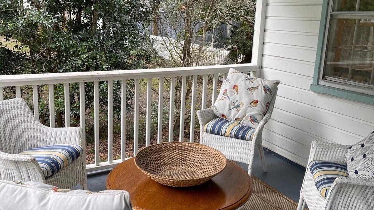 Sullivan's Island Cottage | Cozy Beach Cottage - Walk to Beach & All Island Has to Offer