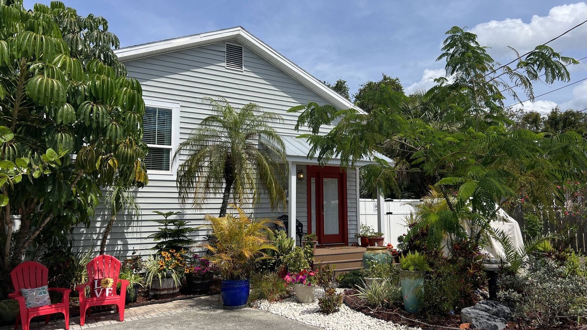 Palm Harbor House | * Cozy Beach House * Look No Further *