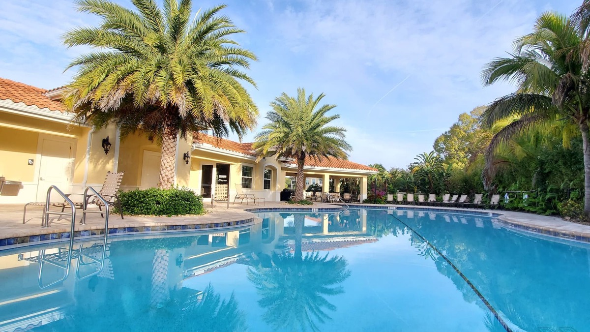 Osprey Condo | COZY BEACH RETREAT JUST MINUTES AWAY FROM BEACH