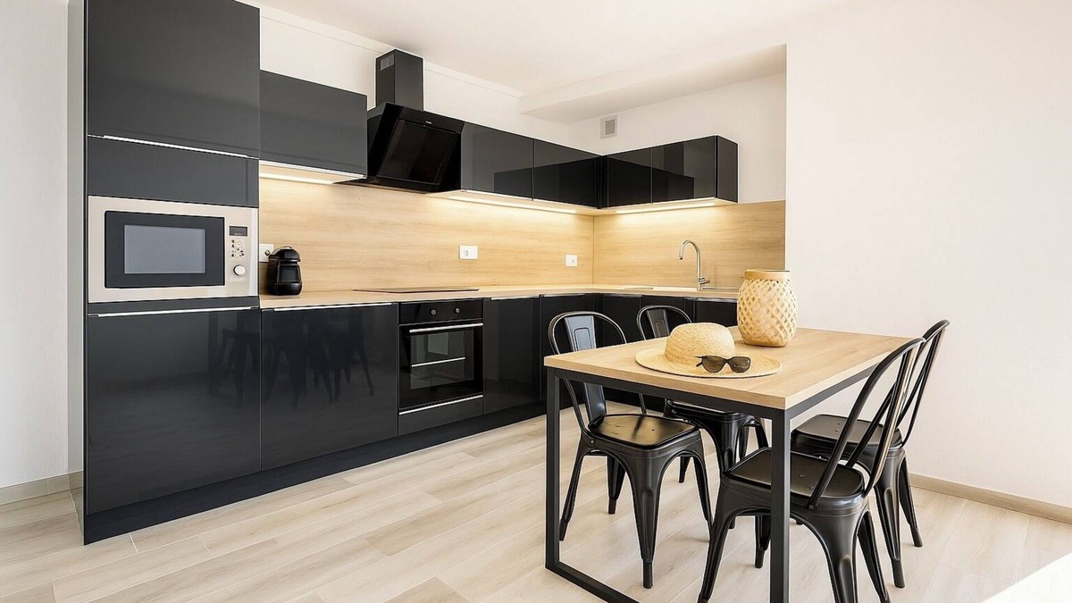 La Jetee Apartment | Cozy Beachside Stay – A/C, Wi-Fi, Comfort & Calm