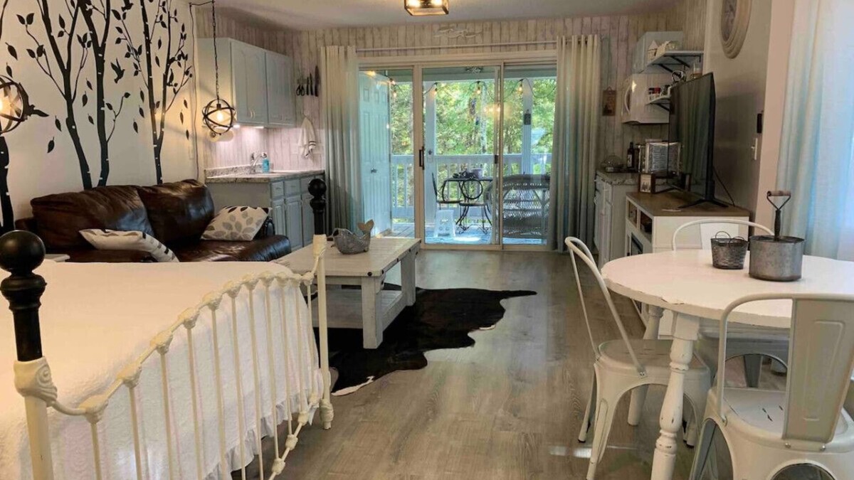Fairfield Bay Condo | Cozy Bear Condo, Heart of FFB, UTV Friendly!