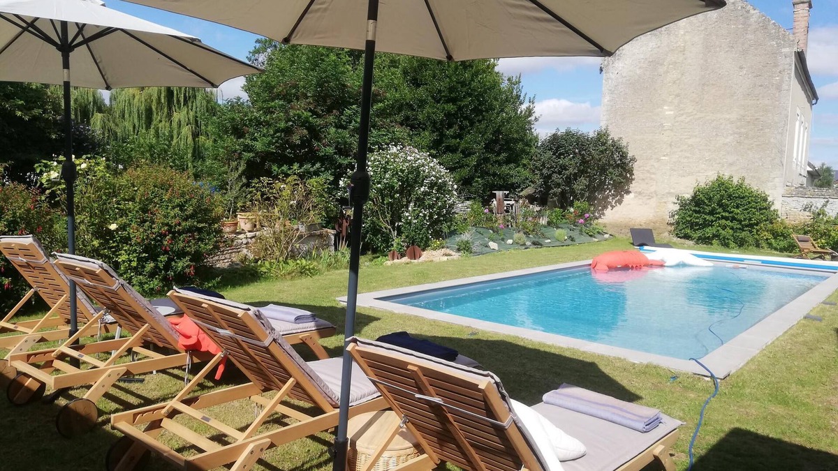 Herouvillette Bed & Breakfast | Cozy bed and breakfast 10 mn from beaches and main sites of the 1944 landings.