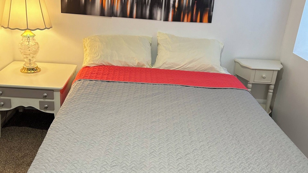 Whittaker Bed & Breakfast | Cozy bed & breakfast in charming Ypsilanti with AC, WiFi