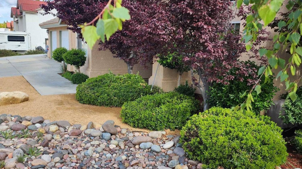 Lancaster House | Cozy -bedroom house in charming Palmdale with AC